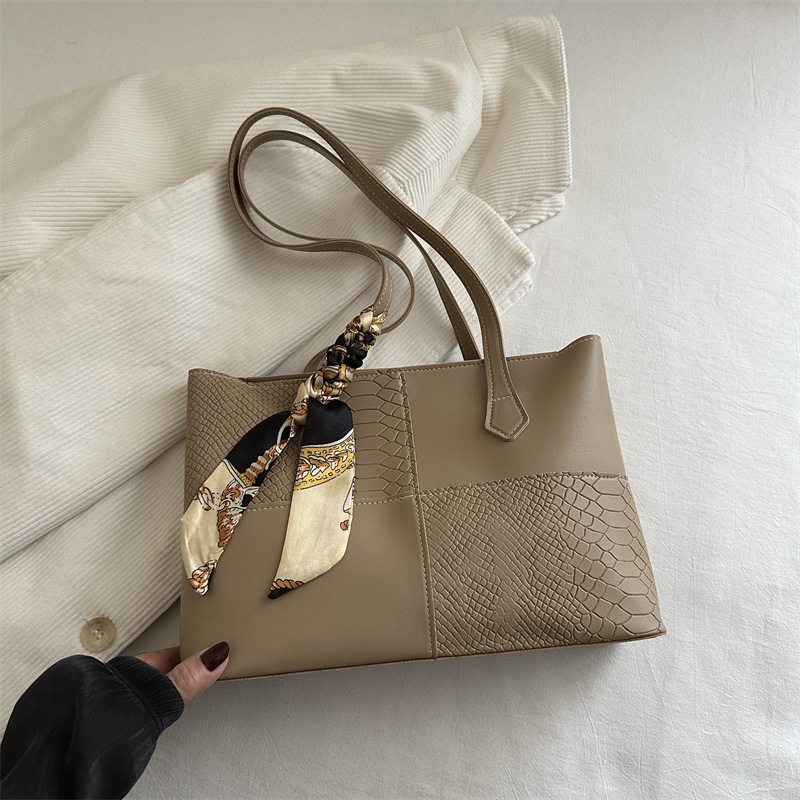 2025 Spring/summer Underarm Women's New Trendy Commuter Shoulder Large Capacity Luxury Bag Tote New Free Delivery Designer Bag Bag Fashionable