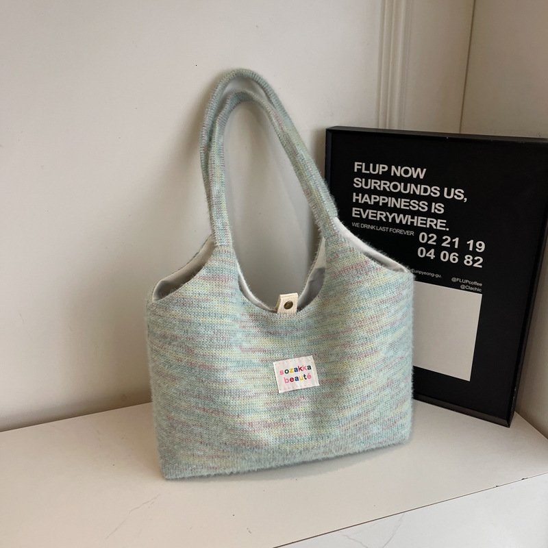 Free Delivery Designer Bag Winter Large Capacity Plush Female Niche Design Shoulder Ins Style Versatile Student Tote Luxury Bag