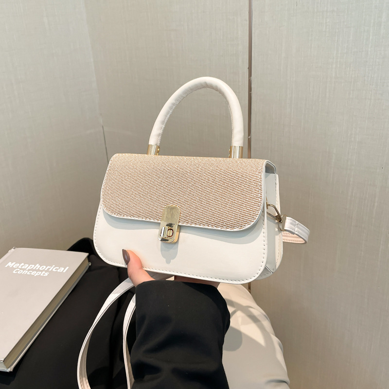 New Free Delivery Designer Luxury Bag Bag Small 2025 New Spring/summer Fashion Small Square Underarm Commuting Women's Bag Stylish Texture Should