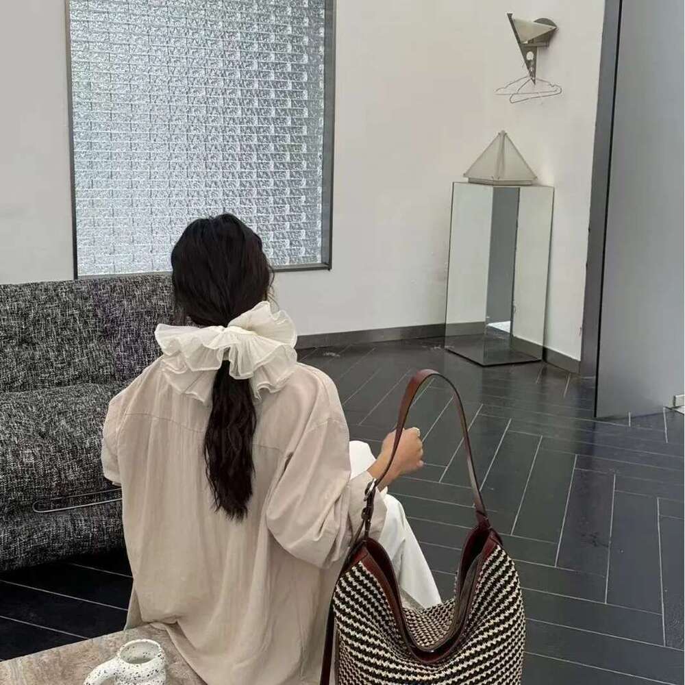 High Quality Designer Bags 2025 Summer New Casual Generous Fur With First-Layer Cowhide Bucket Lazy Commuter Shoulder Bag Luxury Bag