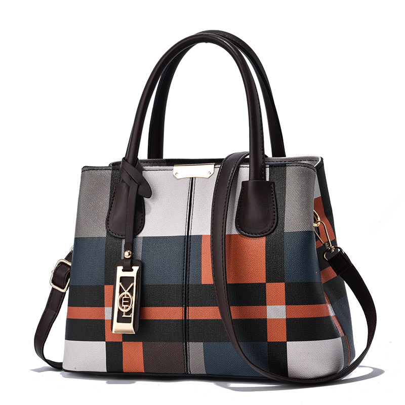Top brand high-quality new free delivery designer bag, atmospheric plaid women's large capacity casual single shoulder middle-aged crossbody bag 