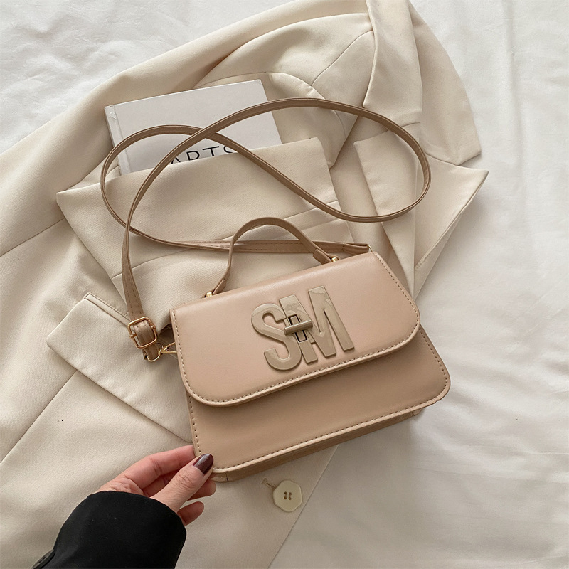 Advanced New Solid Color Simple And Elegant Small Square Large Capacity Casual Handbag New Free Delivery Designer Bag Commuter Crossbody Bag Luxury Ba