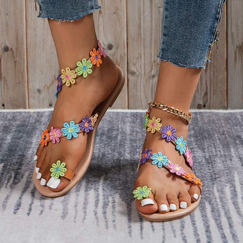 Top quality Brand High Quality New Style Free Delivery Designer Bag Bohemian Sandals 2025 New Ethnic Style Colorful Flower Flat Shoes for Women, Large