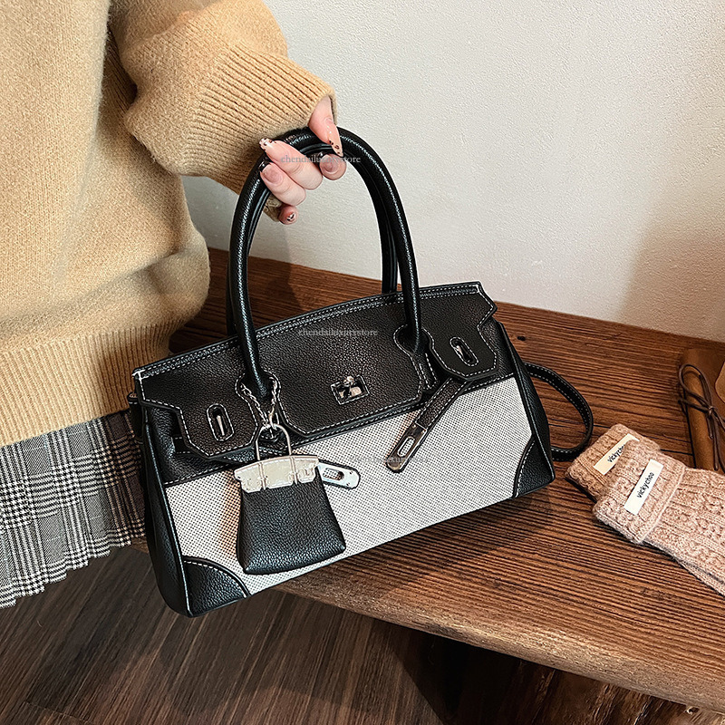 2025 Women's Splicing Color Contrasting Handbag Designer's New Fashionable Linen Cross Shoulder Strap Buckle Crossbody Bag Large Capacity Fr