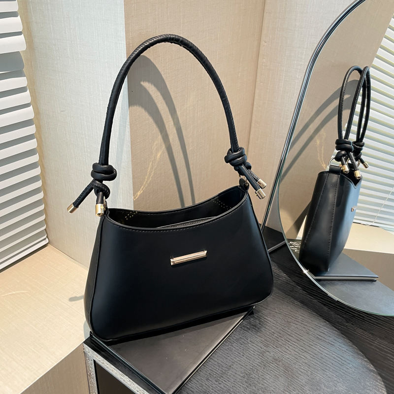 Free Delivery Designer Bag This Year's Popular Women's 2025 New Versatile Small Square Fashion Candy Color Single Shoulder Armpit Commuting 