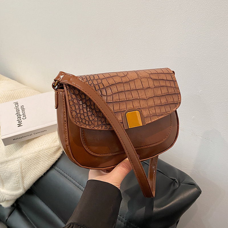 Free Delivery Designer Bag Premium And Niche Hand For Women 2025 Spring New Fashion Single Shoulder Crossbody Women's Textured Saddle Luxury Bag