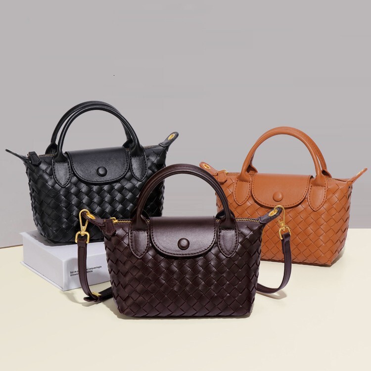 New handmade dumpling bag, fashionable bucket bag, new minimalist women's crossbody bag, high-end texture, trendy diamond grid woven bag, versati
