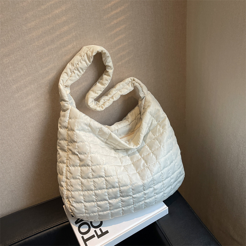 Space Down New Free Delivery Designer Bag Bag With Pleats And Large Capacity New Winter Cotton Clothing Luxury Bag Material Student Crossbody Bag One 
