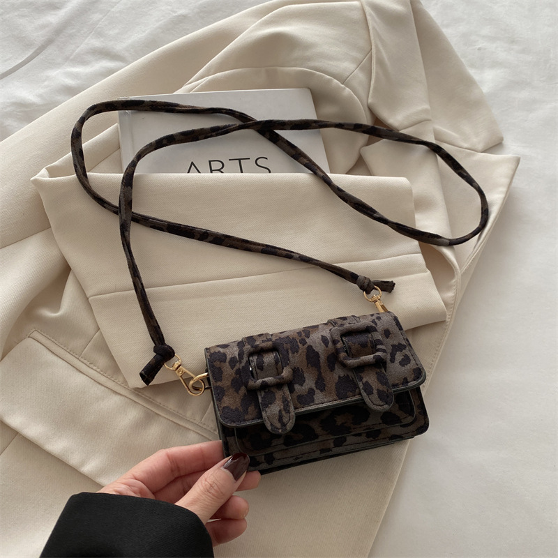 Free Delivery Designer Bag 2025 New Leopard Print Ultra Mini Small Square For Girls Crossbody Red Envelope Women's Winter Versatile Luxury Bag