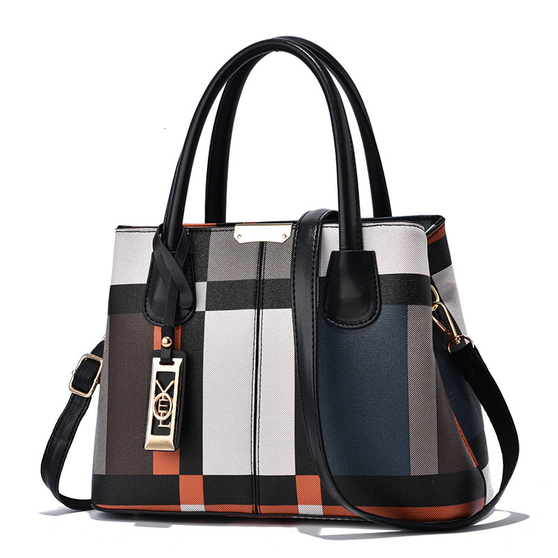 Top brand high-quality new free delivery designer bag, atmospheric plaid women's large capacity casual single shoulder middle-aged crossbody bag 