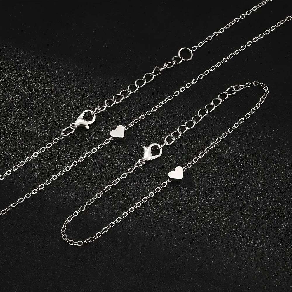 Korean Heart-Shaped Pendant Choker Fashion Statement Fine Metal Chain Clavicle Necklace Women's Trend Aesthetic Neck Jewelry Set