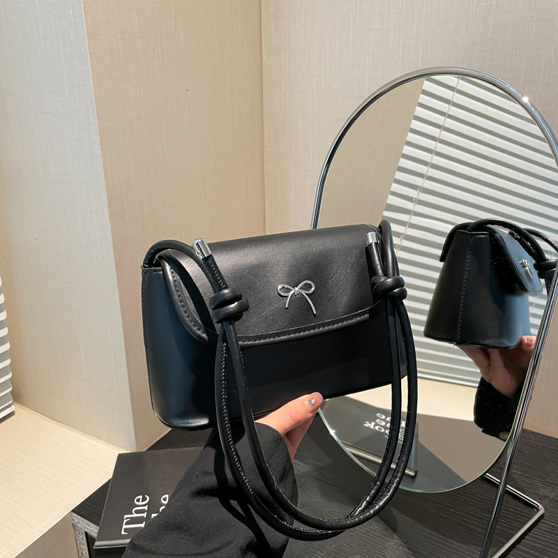 Free Delivery Designer Bag French Textured Small Square 2025 Winter Korean Version Trendy Fashion Shoulder Simple And Versatile Underarm Women's 