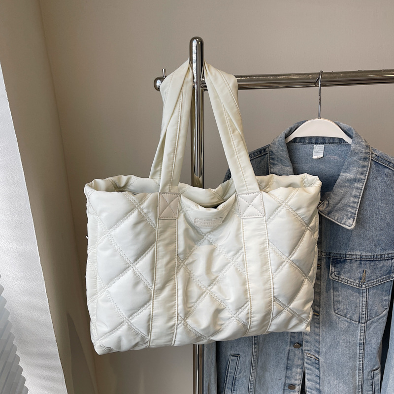 Free Delivery Designer Bag Versatile Lingge Tote 2025 Autumn/winter Handheld Crossbody Women's End Large Capacity Fashion Shopping Bag Trend Luxu