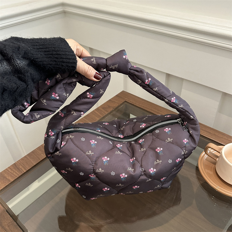 Free Delivery Designer Bag Women's 2025 Winter New Versatile Ins High End Single Shoulder Crossbody Women's Stylish Pleated Dumpling Women L