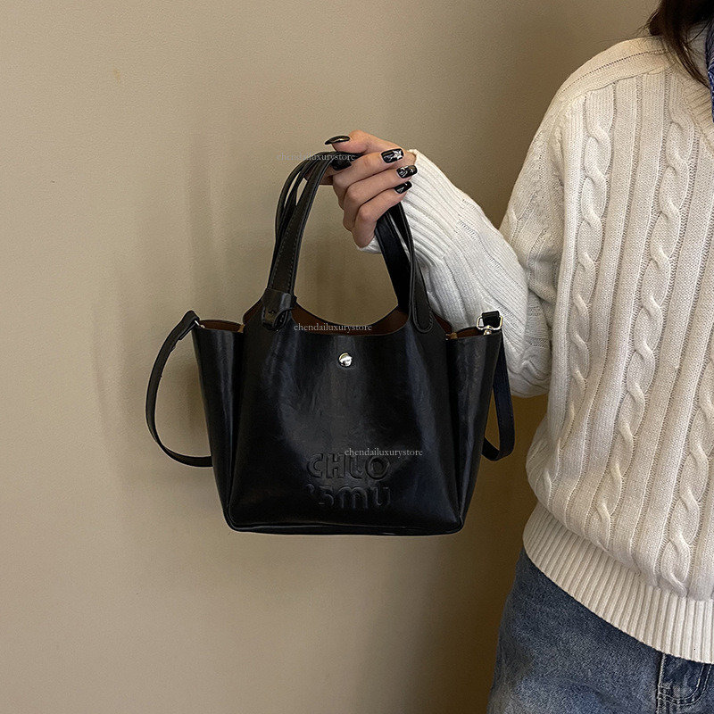 Designer Bag, Free Shipping, Women's Soft Leather Simple Handbag, Multifunctional, Portable, Large Capacity Bucket Bag, Fashionable And Versatile