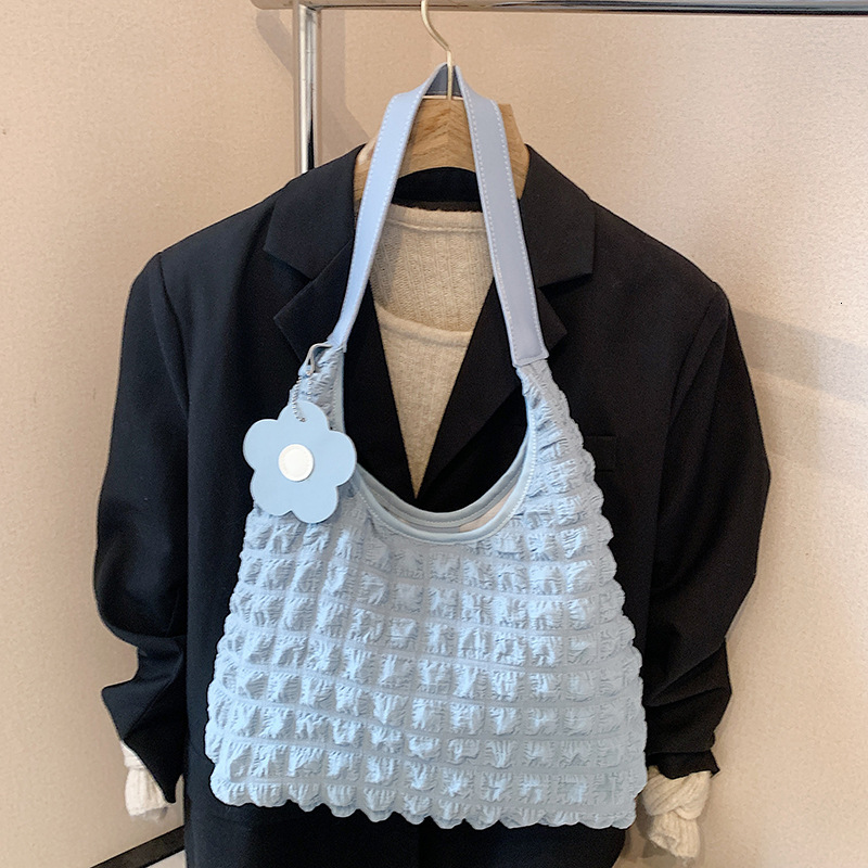 Flower Water Tube For Women 2025 Spring New Style Luxury Bag New Free Delivery Designer Bag Japanese And Korean Girls Single Shoulder Handheld Bento S