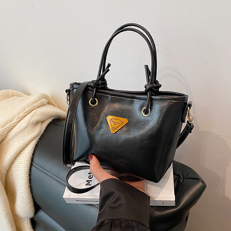 Free Delivery Designer Bag Instagram Handheld For Women 2025 Winter Small Bucket Versatile Single Shoulder Crossbody Commuter Women's Bag Luxury 
