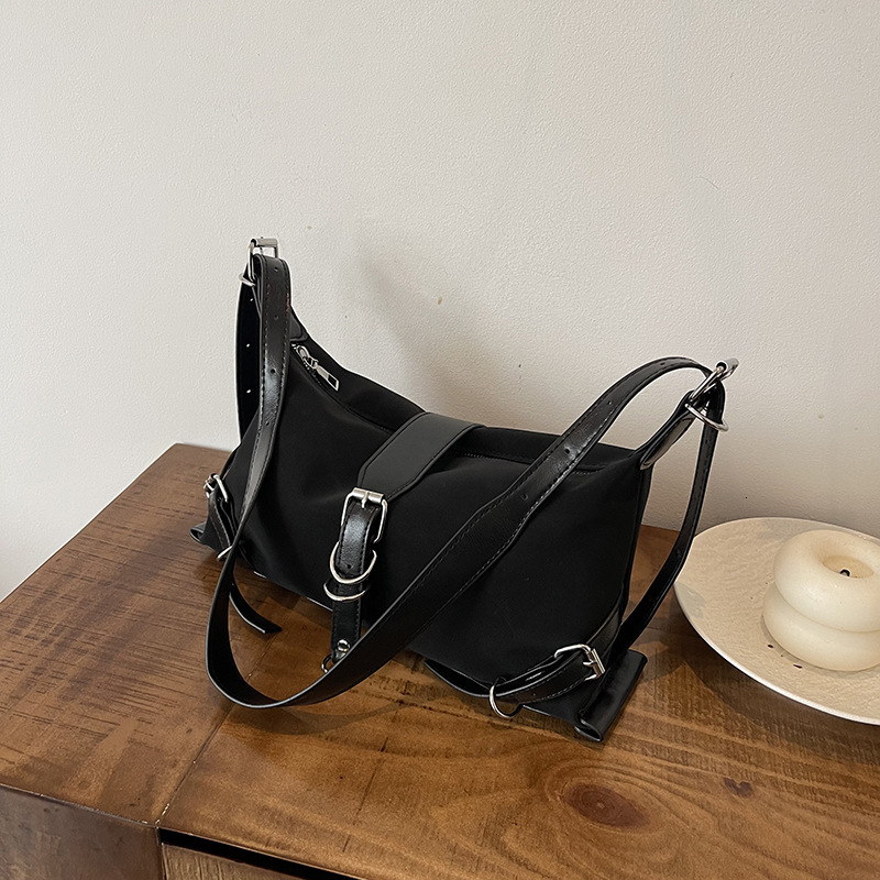 Free Delivery Designer Bag French Style Niche Armpit Sweet Cool Spicy Girl Winter Maillard Style Ins Women's Shoulder Relaxed Crossbody Luxury Ba