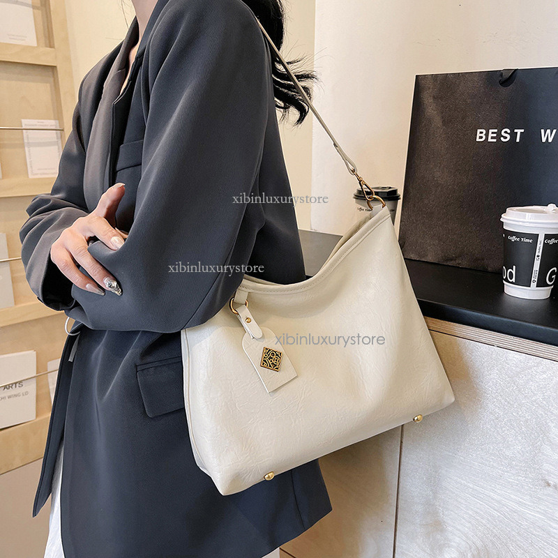 Free shipping designer bag Free Shipping Designer Women's Fashionable Shoulder Large Capacity Antique Style Handbag, Commuting Bag, New Casual Sh