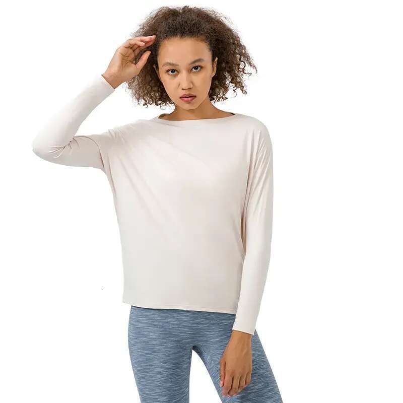 010- Long Sleeve Shirt Women Yoga Sports Tops Fiess Shirts Bum-Covering Length Sweatshirts Super Soft Relaxed Fit Autumn and Winter Top Tee for On the