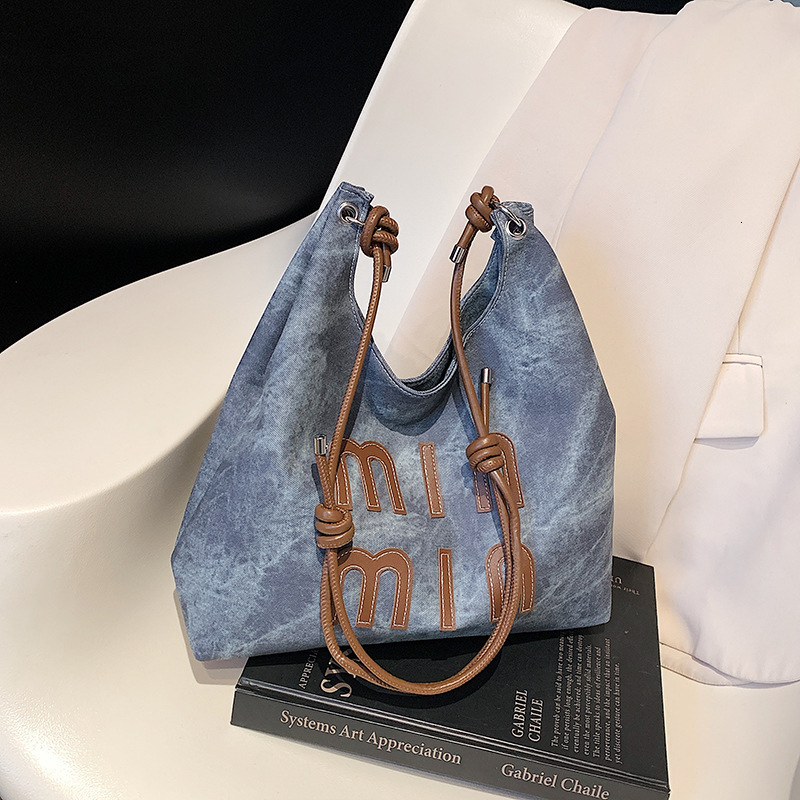 Free Delivery Designer Bag Korean Style Trendy For Women 2025 New Fashionable Casual Hand With Personalized Texture Armpit Luxury Bag