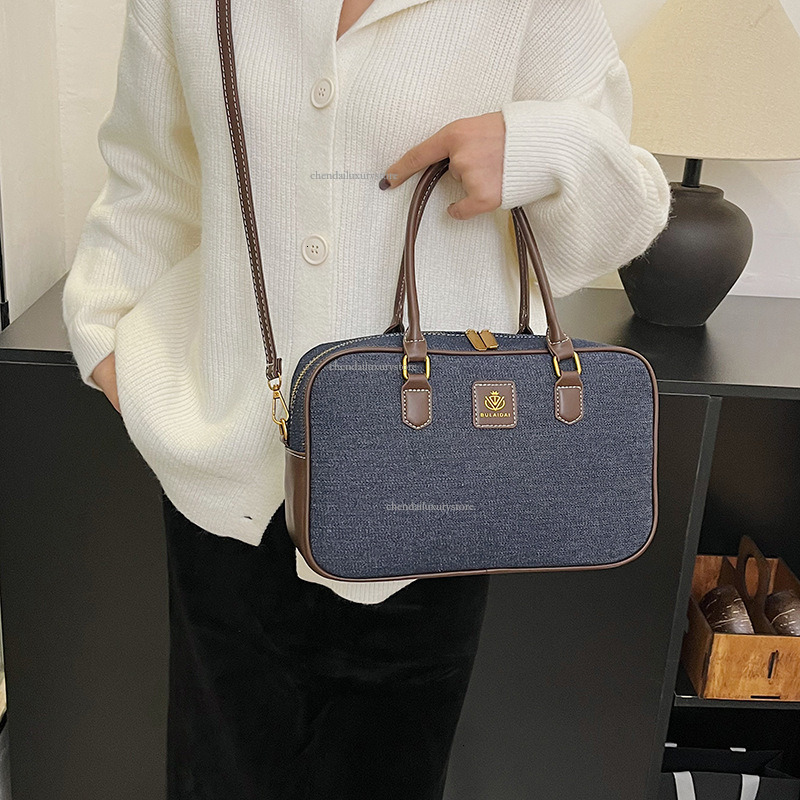 2025 Women's Premium Shoulder Bag Free Shipping Designer Bag Bridal Cowboy Splicing Comparison Crossbody Bag Phone Key Storage Small Square Bag S