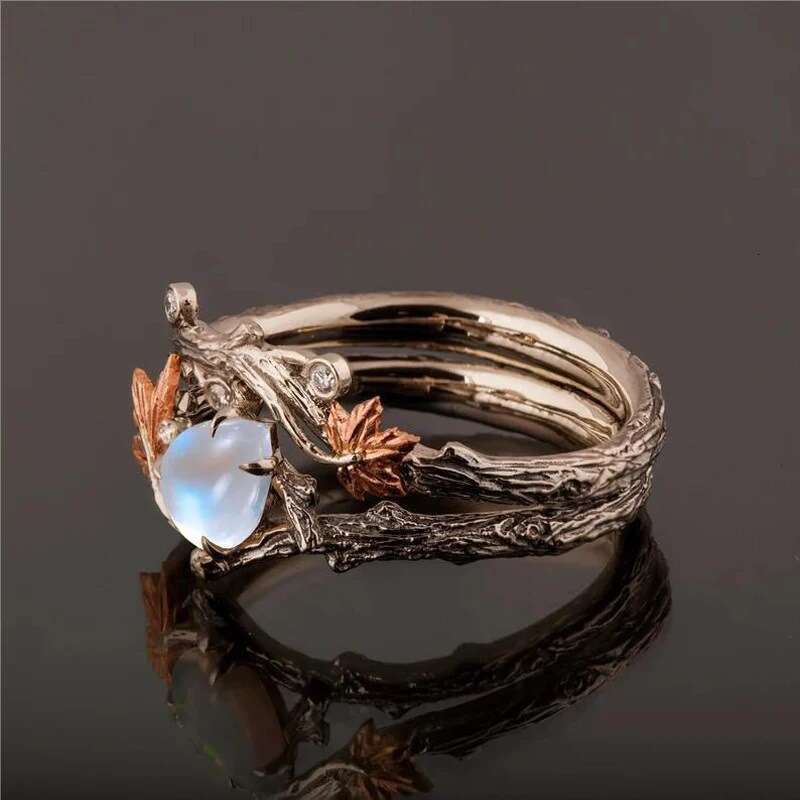 New antique golden branch maple leaf ring with high-end and luxurious design, a gift for women on Valentine's Day