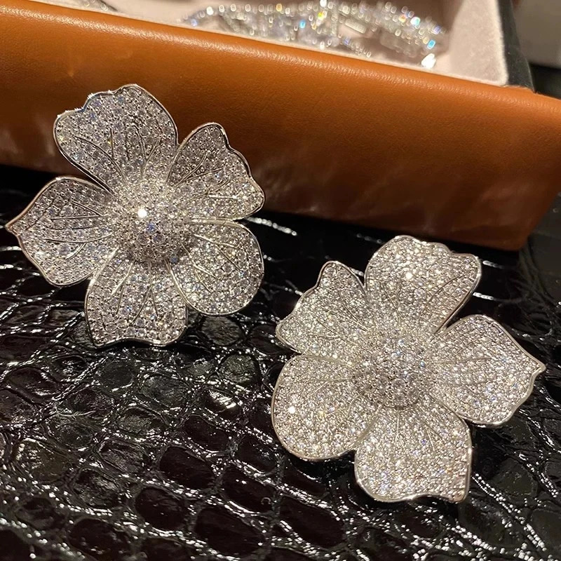 Exaggerated Inlaid Zircon Bright Exquisite Large Flower Earrings for Ladies Elegant Fashion Jewelry Banquet Accessories 250515