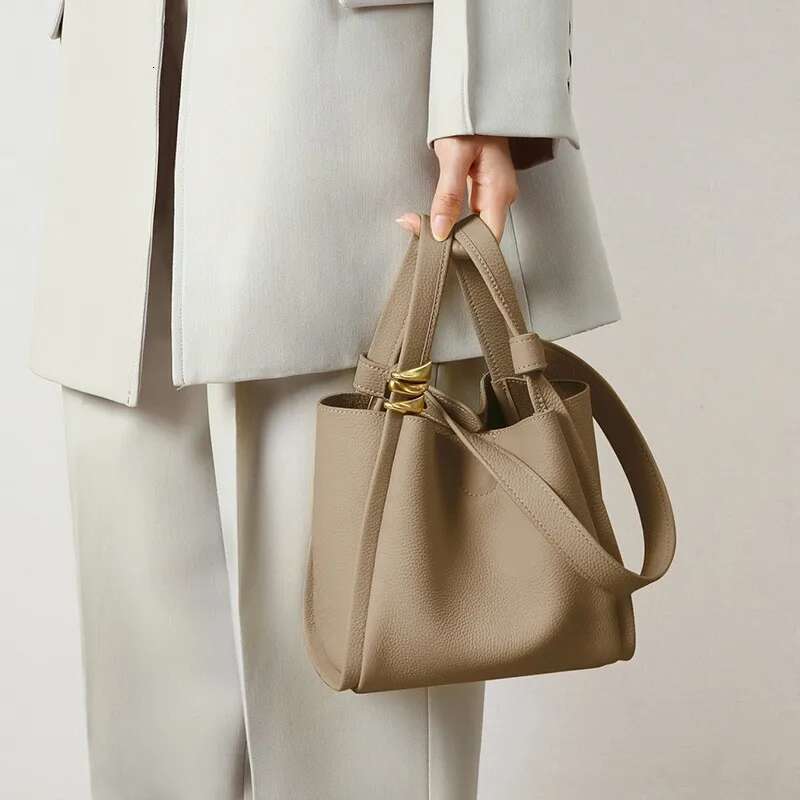 Fashion Women Genuine Leather Handbag Minimalist Small Bucket Large Capacity Ladies Tote Bags Versatile Soft Shoulder Bag