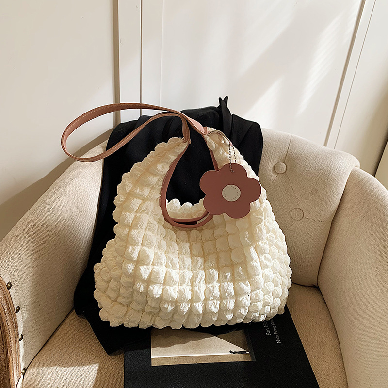 Flower Water Tube For Women 2025 Spring New Style Luxury Bag New Free Delivery Designer Bag Japanese And Korean Girls Single Shoulder Handheld Bento S