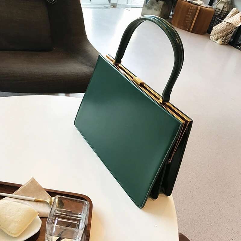 Vintage Clasp Women Handbags Medium Metal Frame Design High Quality Female Tote Bag