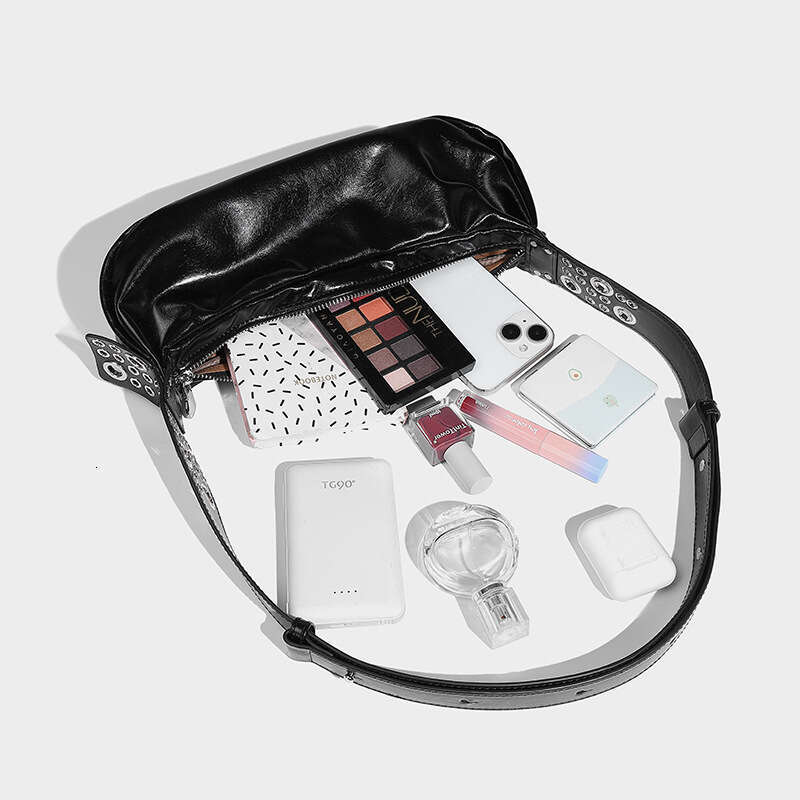 High-end Punk Style Women's crescent Saddle Shoulder Bag Fashionable Medieval Underarm Drawstring Design Handbag
