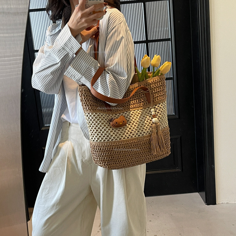 Designer Bag Women's Hollow Shoulder Strap Shoulder Bag Free Shipping New Fashion Woven Leisure Beach Bag Large Capacity Shopping Bag Vegetable B