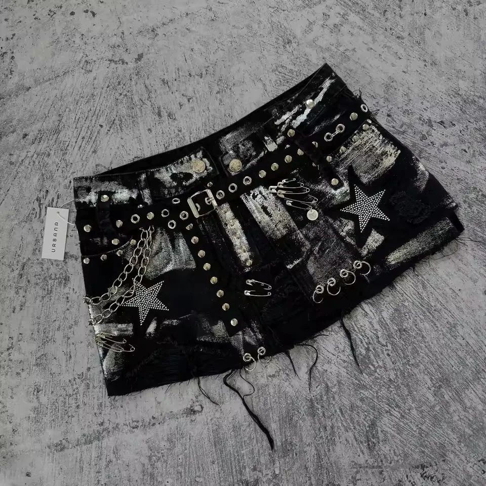 Retro Gothic Black Y2k Skirt Fashionable and Sexy High Waist A line Mini Large Rivet Pattern Streetwear Women Skirts 250515