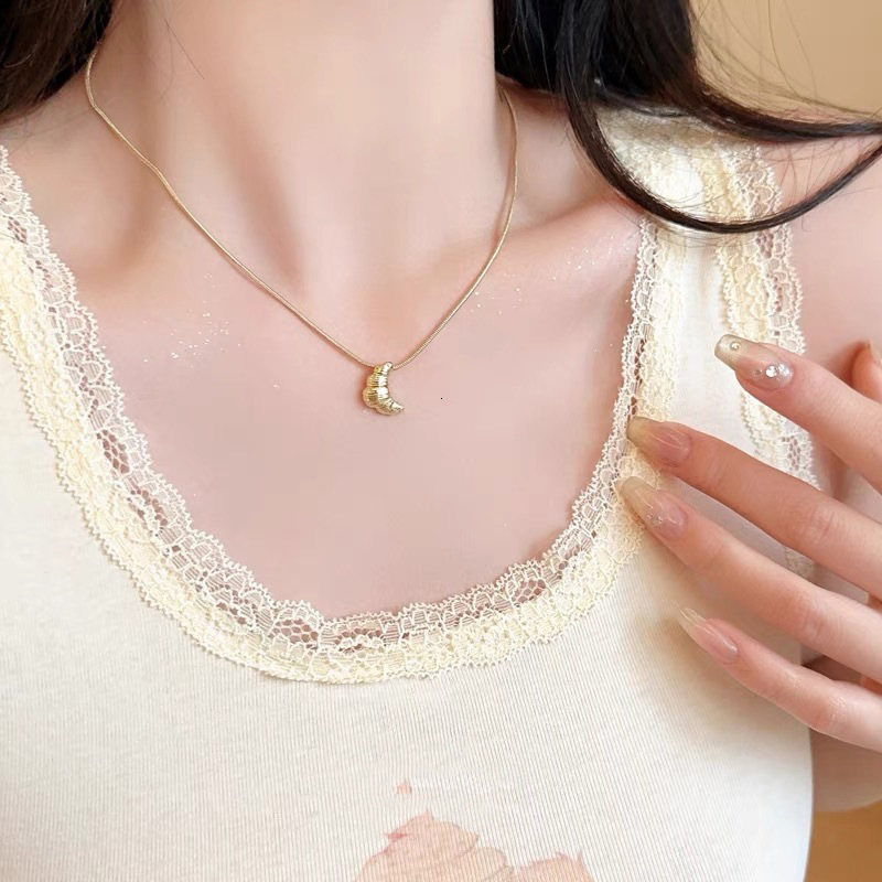 Simple temperament gold bean necklace womens new collarbone chain light luxury high-end neck chain accessory 241021