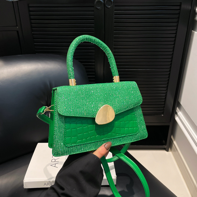 This Year's Personalized Trend Fashion Women's 2025 Fresh New Free Delivery Designer Bag Contrasting Color Crocodile Pattern Luxury Bag Sing