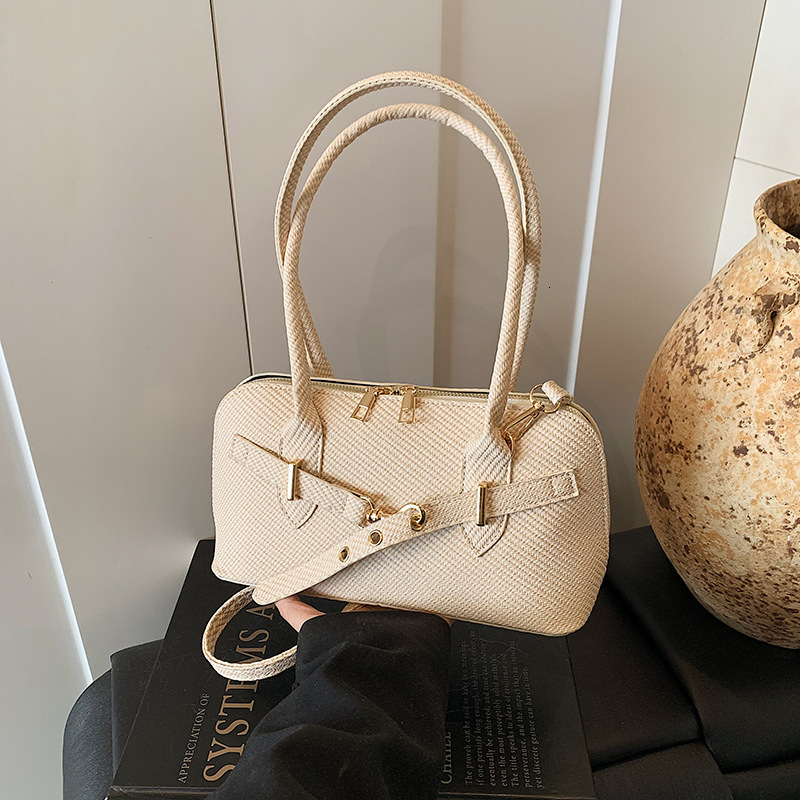 Luxury Bag Women's New Free Delivery Designer Bag Pillow 2025 New Personalized Niche Design Shoulder Large Capacity Fashionable Underarm Bag Vers