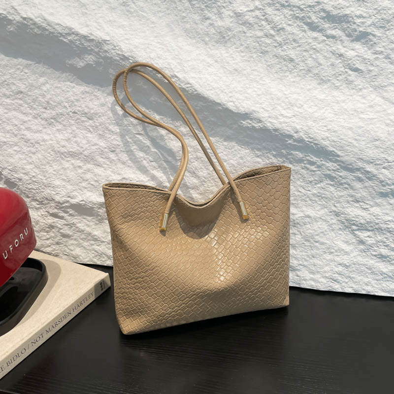 New Free Delivery Designer Bag 2025 New Style Work Commuting Luxury Bag Large Capacity Women's Shoulder Bag Handbag Luxury And Versatile