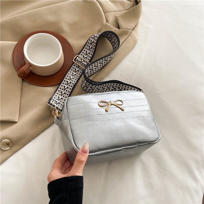 Small Niche Design Simple Armpit Handbag 2025 New Korean Version New Free Delivery Designer Bag Trendy And Fashionable Shoulder Bag Beautiful Small Lu