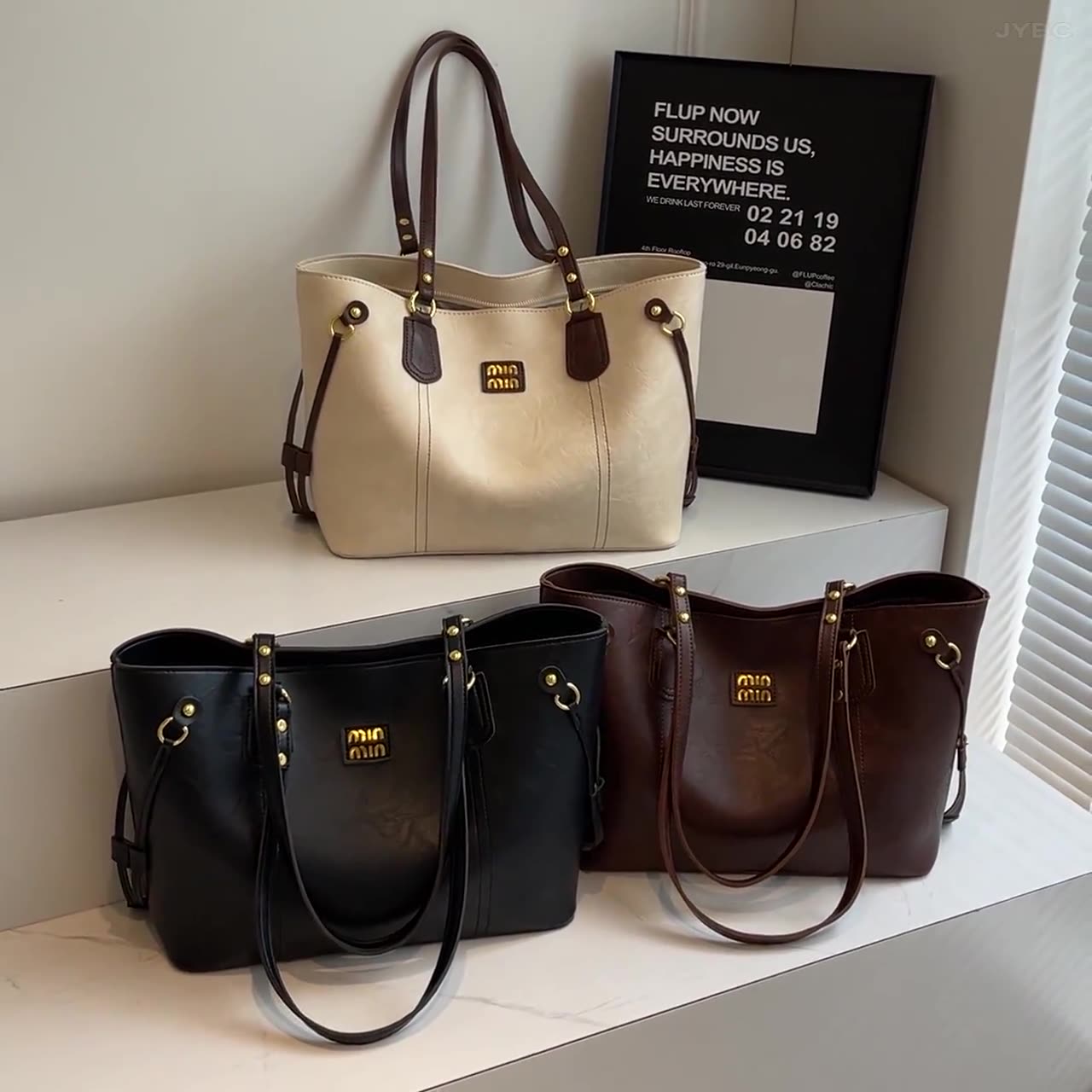 Senior practical handheld Tote Tote large-capacity shoulder commuter women's bag 2025 fall and winter new Korean version of the hundred large bag