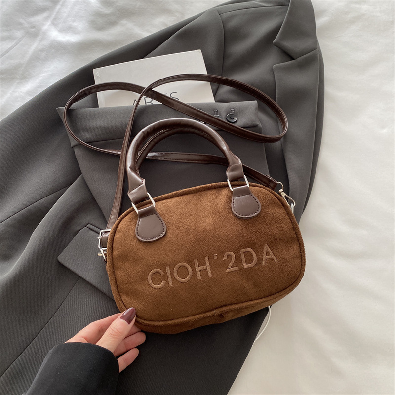 Free Delivery Designer Bag Women's Solid Color Simple Hand 2025 High End Single Shoulder Crossbody Popular This Year Women's Bowling Trend L