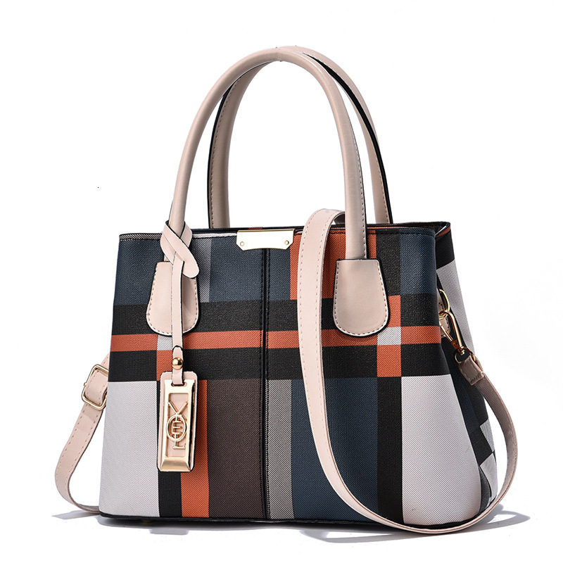 Top brand high-quality new free delivery designer bag, atmospheric plaid women's large capacity casual single shoulder middle-aged crossbody bag 