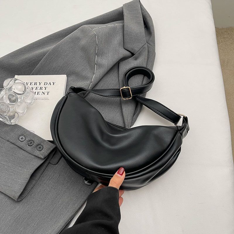 New Chinese style women's 2025 new summer style multifunctional crossbody bag designed by fashionable and highly popular hand-held bucket bag des