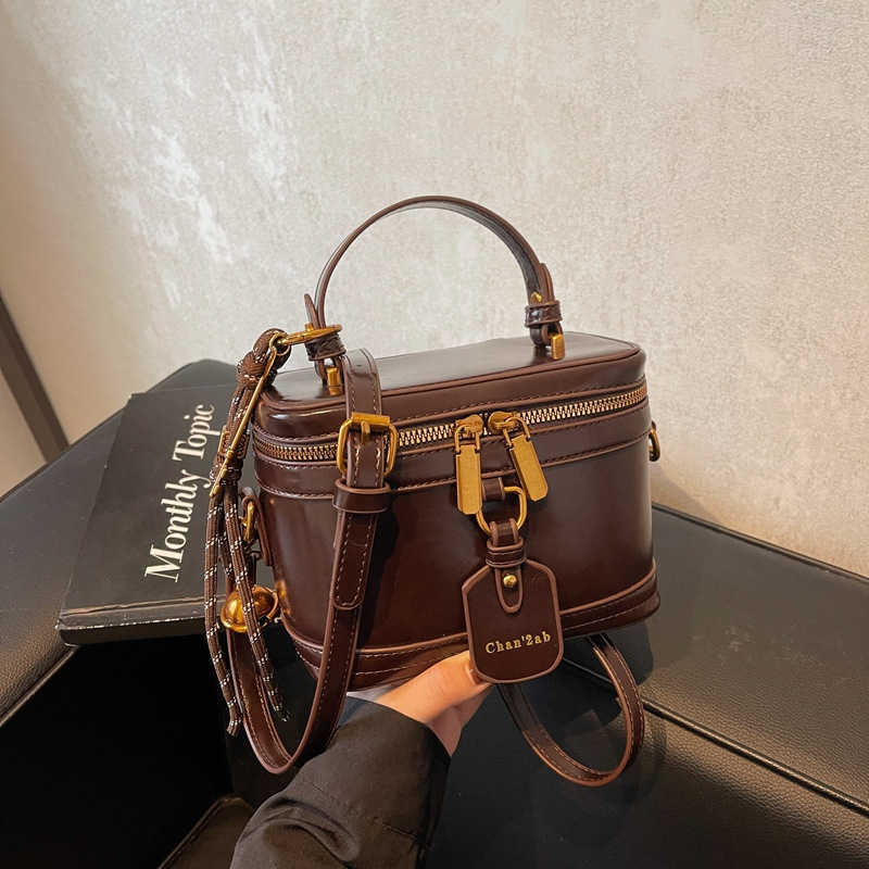 Trendy High End Hand Held Bucket Bag Spring New Fashion Casual Niche Crossbody Bag Shoulder Bag