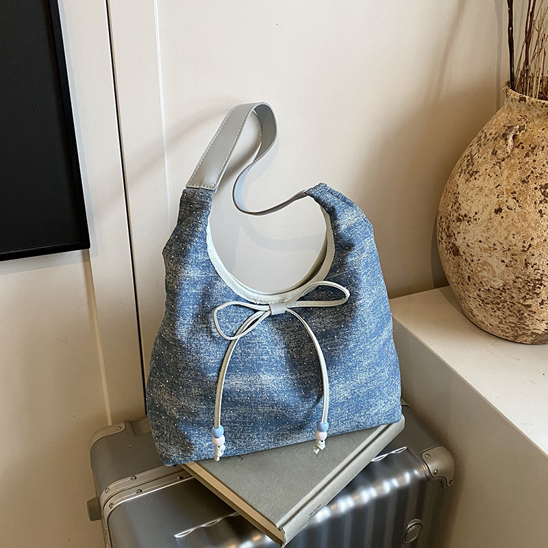 Trendy New Luxury Bag Fashion New Free Delivery Designer Bag Casual Armpit Tote Versatile Commuting Lightweight Shoulder Bag Temperament Highend Blue