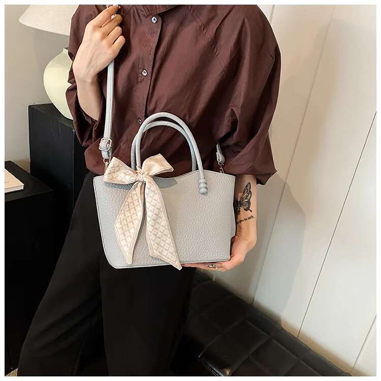 2025 Women's Vintage Bucket Crossbody Bag, Boho Chic Leather Top Handle Purse, Day-To-Night Shoulder Bag With Artisan Crafted