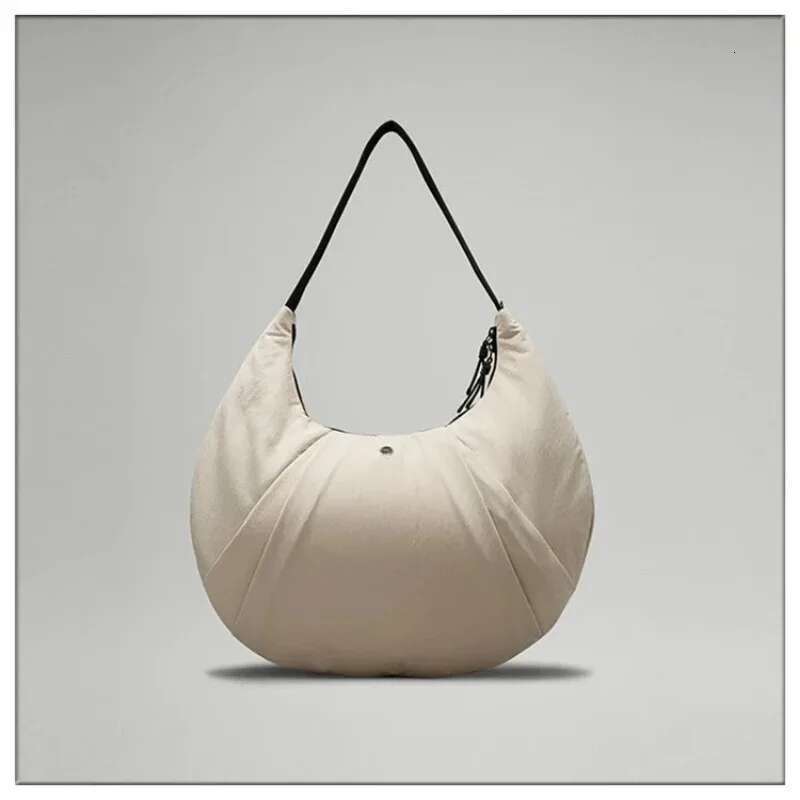 Large capacity Yoga shoulder exercise fiess all-in-one casual ladies dumpling Commuter crescent Portable underarm bag