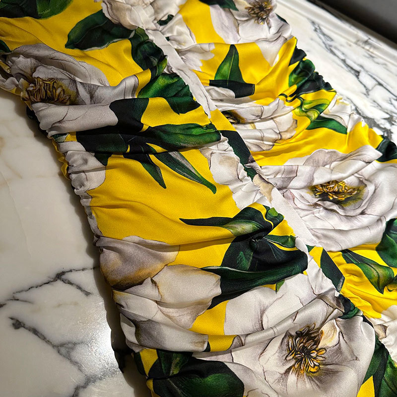 Fashion Women's Yellow Floral Print Silk Satin Dress Luxury Square Neck Pleated Strapless BodyconVestdios Sexy Fashion Vaction Style Designer Clo