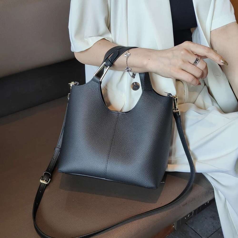 2025 New Head Layer Cowhide Large Capacity Women's Bag Soft Leather Crossbody Shoulder Ladies Handbag