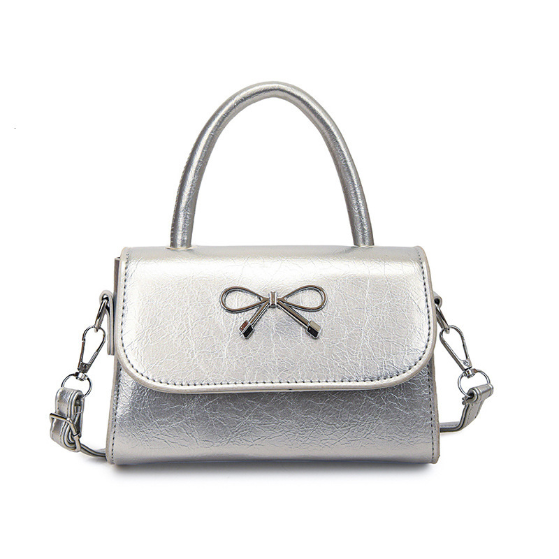 Free Delivery Designer Bag 2025 New Butterfly Bow Niche High End Western Style Simple High Aesthetic Single Shoulder Crossbody Temperament Small Squar